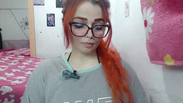 Snapshot of Alexatexa2929 chatting on December 6, 10:19 pm Alexatexa2929 online show from December 6, 10:19 pm