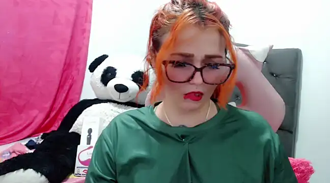 Snapshot of Alexatexa2929 chatting on February 5, 1:15 am Alexatexa2929 online show from February 5, 1:15 am