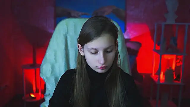 EllaHorton online show from December 3, 6:37 am