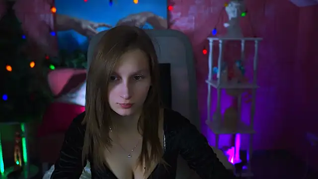 EllaHorton online show from January 3, 8:32 am