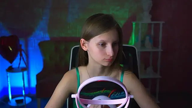 EllaHorton online show from March 1, 9:07 am