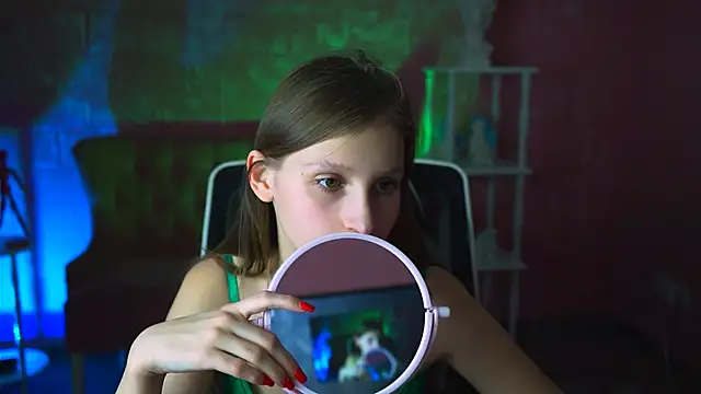 EllaHorton online show from March 1, 12:45 pm