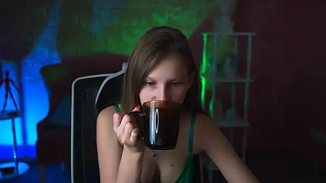 EllaHorton online show from March 2, 6:16 am