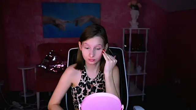 EllaHorton online show from April 4, 1:41 pm