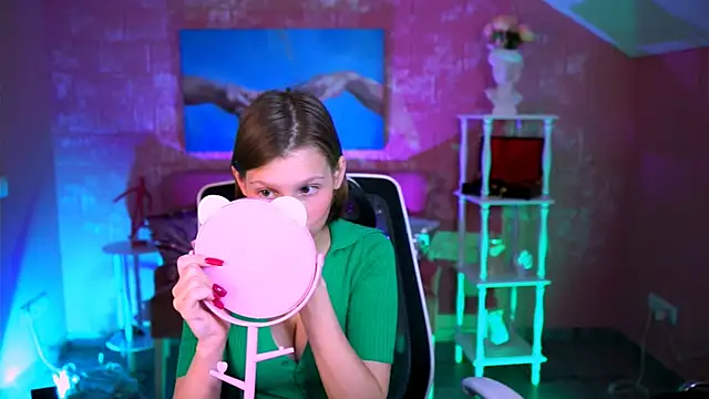 EllaHorton online show from June 11, 2:04 pm