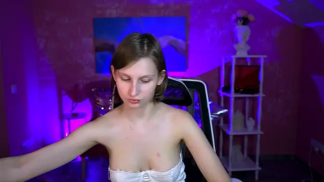 EllaHorton online show from June 15, 5:26 pm