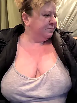 jusichka online show from December 4, 7:00 pm