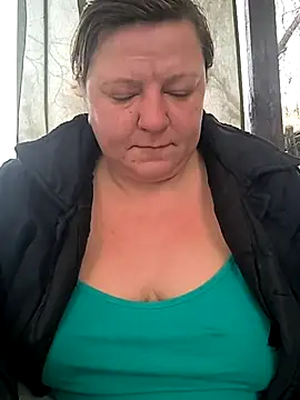 jusichka online show from February 15, 7:05 am