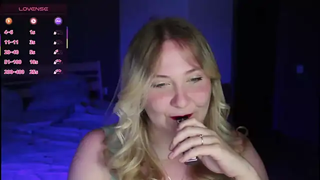 sensual girrrl online show from July 6, 12:07 am