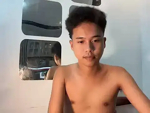 Snapshot of Asiantwink21 chatting on October 23, 2:49 pm Asiantwink21 online show from October 23, 2:49 pm