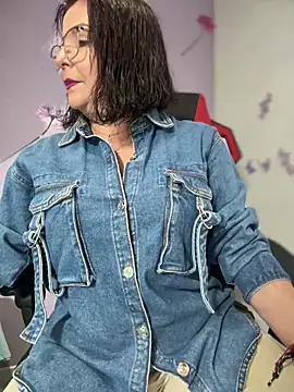 Snapshot of PaulinaSanders_X chatting on December 15, 2:48 pm PaulinaSanders X online show from December 15, 2:48 pm