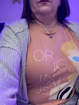 Snapshot of PaulinaSanders_X chatting on January 4, 2:46 pm PaulinaSanders X online show from January 4, 2:46 pm