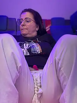 Snapshot of PaulinaSanders_X chatting on January 28, 10:34 pm PaulinaSanders X online show from January 28, 10:34 pm