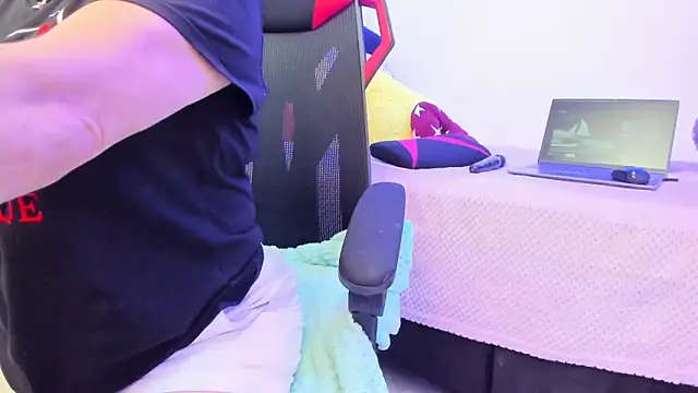 Snapshot of PaulinaSanders_X chatting on March 23, 12:26 am PaulinaSanders X online show from March 23, 12:26 am