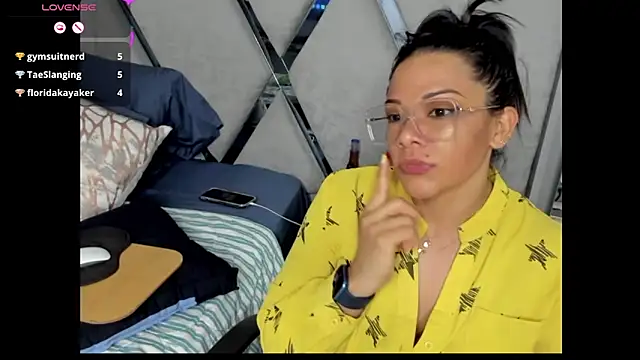 paula daniela1 online show from December 9, 11:45 pm