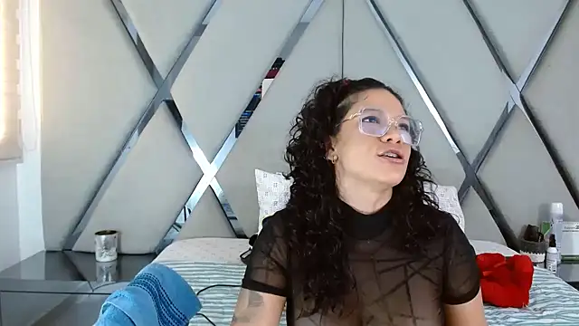 paula daniela1 online show from February 18, 12:56 pm