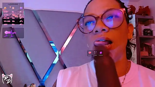 Snapshot of paula_daniela1 chatting on July 12, 9:17 pm paula daniela1 online show from July 12, 9:17 pm