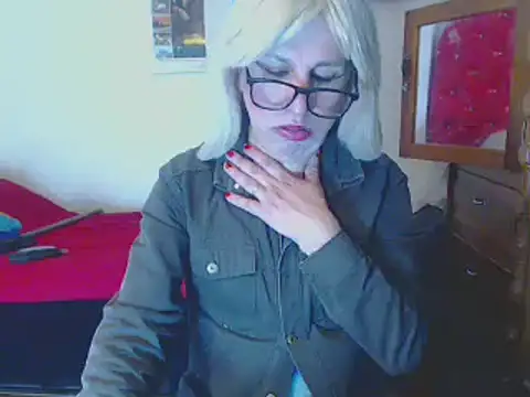 LorenJade online show from December 15, 11:42 pm