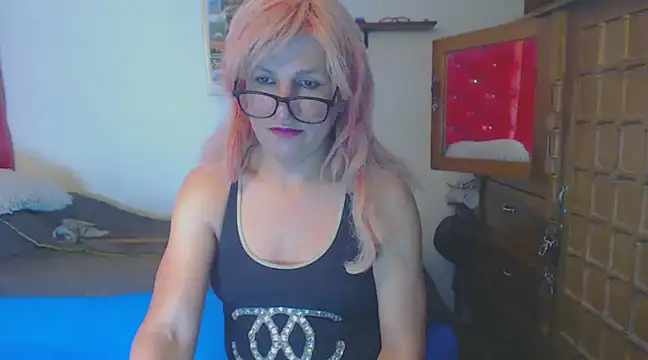 LorenJade online show from February 10, 11:45 pm