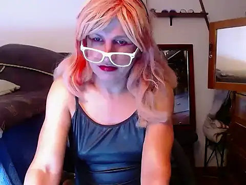 Snapshot of LorenJade chatting on May 17, 10:33 am LorenJade online show from May 17, 10:33 am