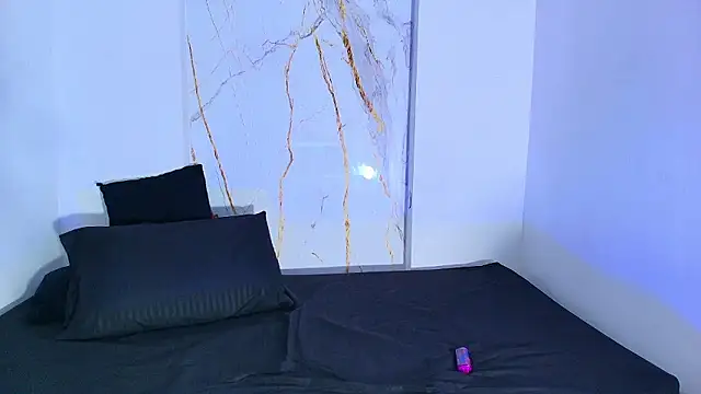 Aronjusting online show from January 17, 8:45 pm