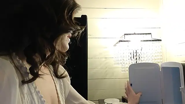 Snapshot of sexylilly69 chatting on December 1, 3:33 am sexylilly69 online show from December 1, 3:33 am