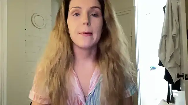 Snapshot of sexylilly69 chatting on July 3, 1:56 am sexylilly69 online show from July 3, 1:56 am