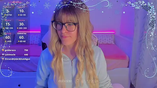 estivalae online show from December 1, 7:36 pm