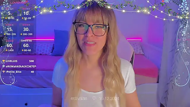 estivalae online show from December 19, 8:34 pm