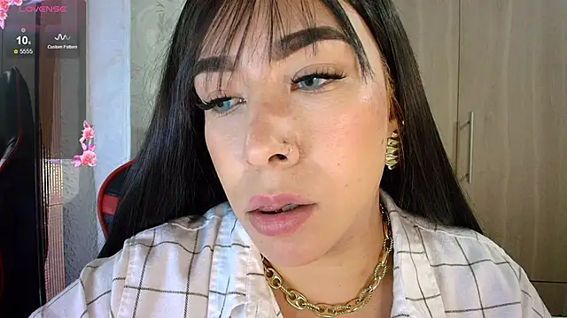 leahtemptation3 online show from May 16, 12:18 am
