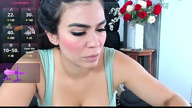 Arianna Jones1 online show from March 5, 9:15 pm