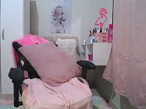 Snapshot of Irresistible24 chatting on February 5, 2:29 am Irresistible24 online show from February 5, 2:29 am