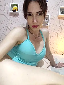 Snapshot of Irresistible24 chatting on November 17, 1:11 am Irresistible24 online show from November 17, 1:11 am