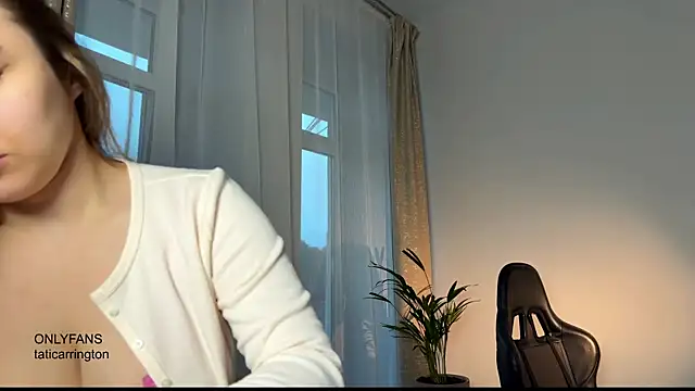 Snapshot of hotexclusive_ chatting on November 10, 4:33 am hotexclusive online show from November 10, 4:33 am