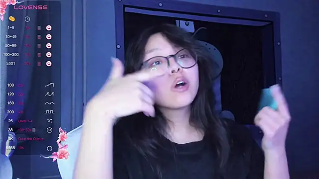 Snapshot of maydaykimmy chatting on December 30, 8:25 pm maydaykimmy online show from December 30, 8:25 pm