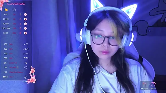 Snapshot of maydaykimmy chatting on February 8, 2:36 am maydaykimmy online show from February 8, 2:36 am