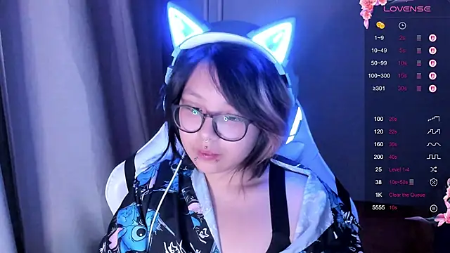 Snapshot of maydaykimmy chatting on October 18, 9:15 pm maydaykimmy online show from October 18, 9:15 pm