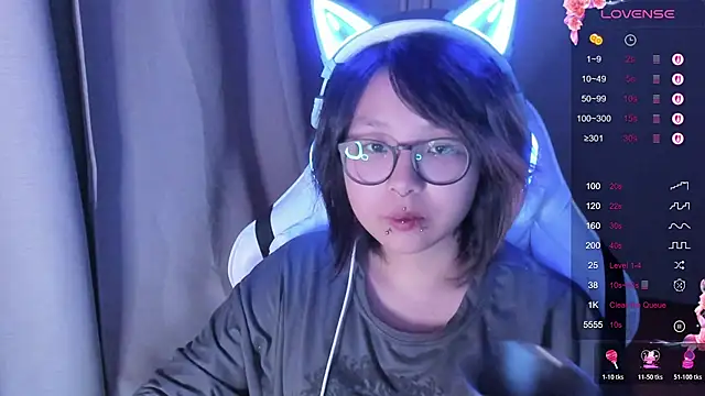 Snapshot of maydaykimmy chatting on October 19, 9:15 pm maydaykimmy online show from October 19, 9:15 pm