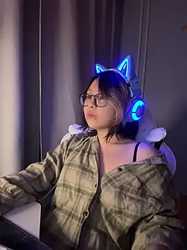 Snapshot of maydaykimmy chatting on December 2, 11:11 pm maydaykimmy online show from December 2, 11:11 pm