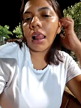 Snapshot of CanelitaPasion chatting on December 4, 11:35 pm CanelitaPasion online show from December 4, 11:35 pm