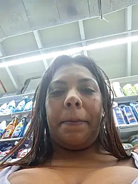 Snapshot of CanelitaPasion chatting on February 24, 10:25 pm CanelitaPasion online show from February 24, 10:25 pm