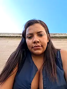 Snapshot of CanelitaPasion chatting on February 3, 9:42 pm CanelitaPasion online show from February 3, 9:42 pm