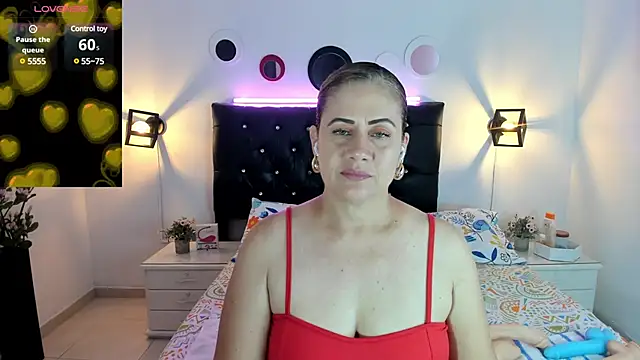 Snapshot of sophiahunt286 chatting on January 30, 10:30 pm sophiahunt286 online show from January 30, 10:30 pm