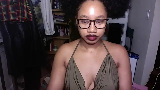 Snapshot of goddessdaisysky chatting on September 25, 3:10 am goddessdaisysky online show from September 25, 3:10 am