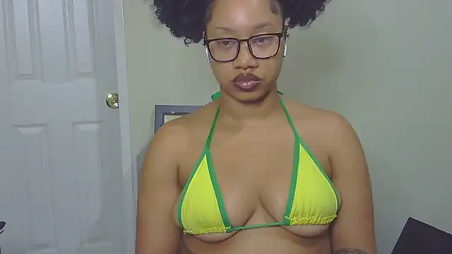 Snapshot of goddessdaisysky chatting on October 24, 4:31 am goddessdaisysky online show from October 24, 4:31 am