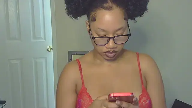 Snapshot of goddessdaisysky chatting on October 24, 6:48 pm goddessdaisysky online show from October 24, 6:48 pm