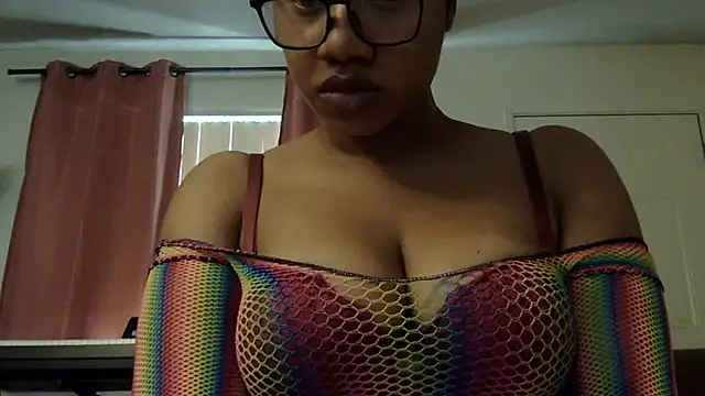 Snapshot of goddessdaisysky chatting on November 6, 9:15 pm goddessdaisysky online show from November 6, 9:15 pm