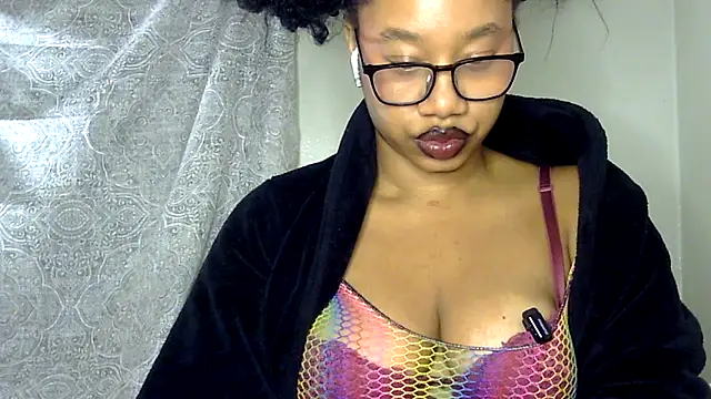 Snapshot of goddessdaisysky chatting on December 14, 6:08 am goddessdaisysky online show from December 14, 6:08 am