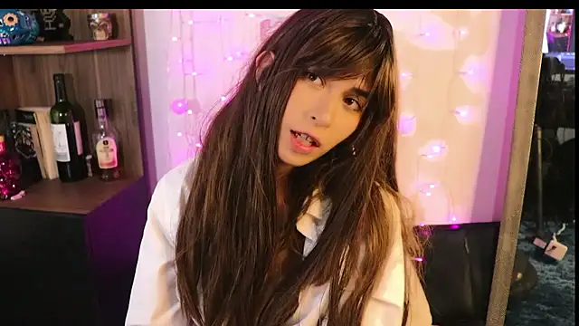 Snapshot of _lucy_white_ chatting on December 9, 2:02 am  lucy white  online show from December 9, 2:02 am