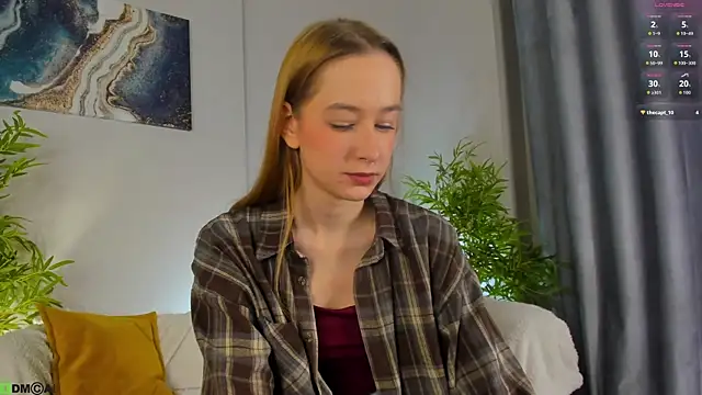 Sweett Monica online show from November 4, 1:05 am